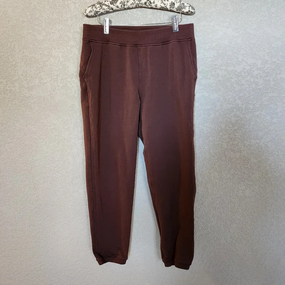 Lululemon sweatpants size 8